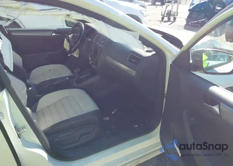 2016 Volkswagen Jetta 1.8T Sport from USA, damaged, VIN 3VWD17AJ9GM418995